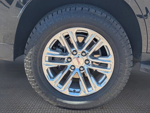 Used 2023 GMC Yukon SLT image 10