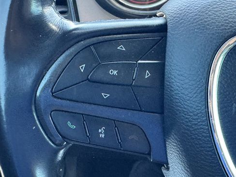 Used 2019 Dodge Challenger SXT RWD image 17