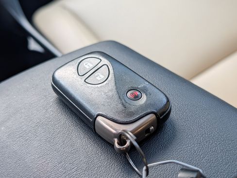 Used 2014 Lexus CT 200h FWD image 34
