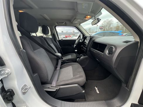 Used 2016 Jeep Patriot Sport image 22