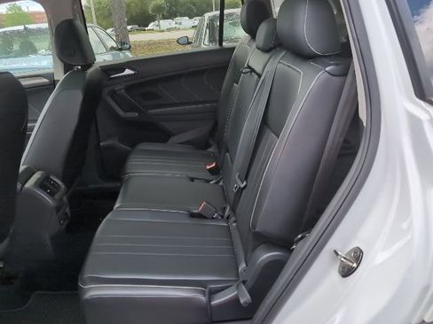 Used 2023 Volkswagen Tiguan SE w/ Panoramic Sunroof Package FWD image 25