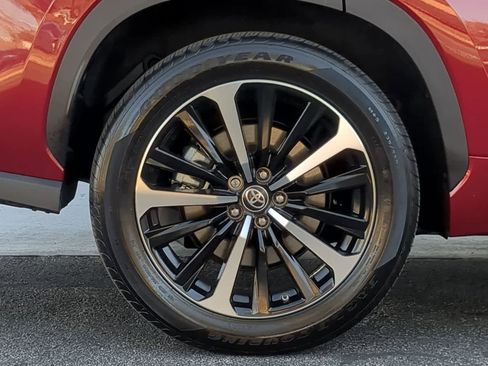 Used 2022 Toyota Highlander XSE image 14