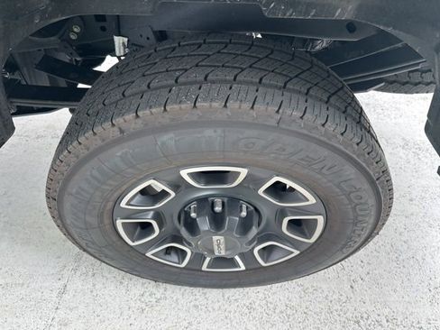 Used 2024 Ford F250 Platinum w/ FX4 Off-Road Package AWD/4WD image 10