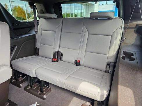Used 2025 GMC Yukon Elevation AWD/4WD image 18