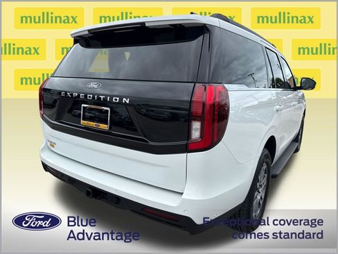 Used 2025 Ford Expedition Active RWD image 4