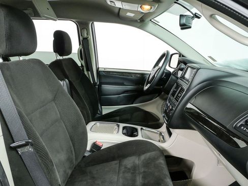 Used 2016 Dodge Grand Caravan SXT w/ UConnect Hands-Free Group FWD image 20