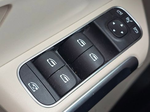 Certified 2023 Mercedes-Benz GLB 250 4MATIC image 27