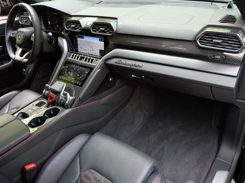 Used 2023 Lamborghini Urus S AWD/4WD image 30