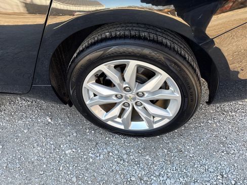 Used 2017 Chevrolet Impala LT w/ Convenience Package image 22