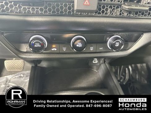 Used 2023 Honda HR-V LX image 9