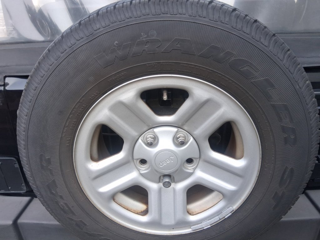 Used 2013 Jeep Wrangler Sport AWD/4WD image 13