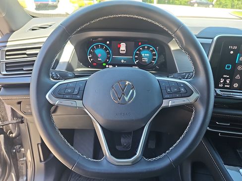 Certified 2024 Volkswagen Atlas Cross Sport SE w/ Panoramic Sunroof Package AWD/4WD image 24
