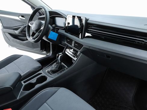New 2026 Volkswagen Jetta SE FWD image 69