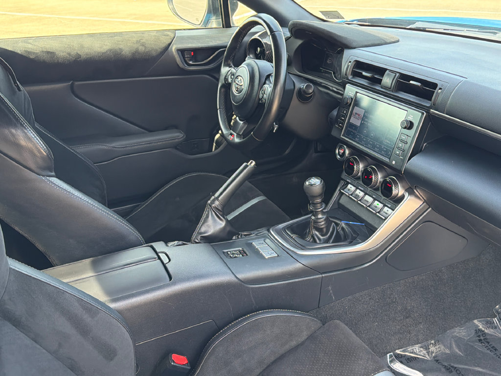 Used 2023 Toyota GR86 Premium w/ ALL Weather Mat Package (TMS) RWD image 10