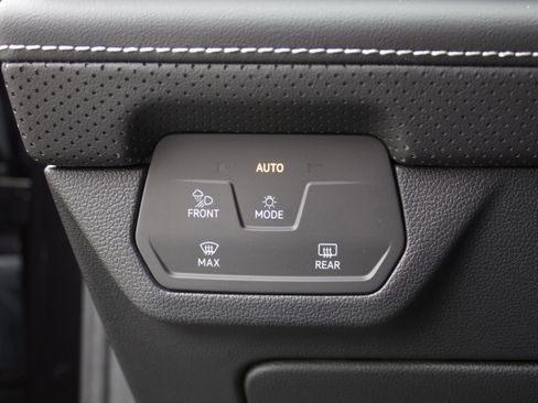 New 2026 Volkswagen Atlas SE image 14