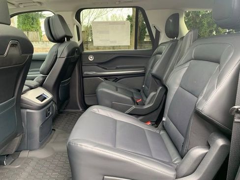 New 2026 Lincoln Navigator L Reserve AWD/4WD image 18