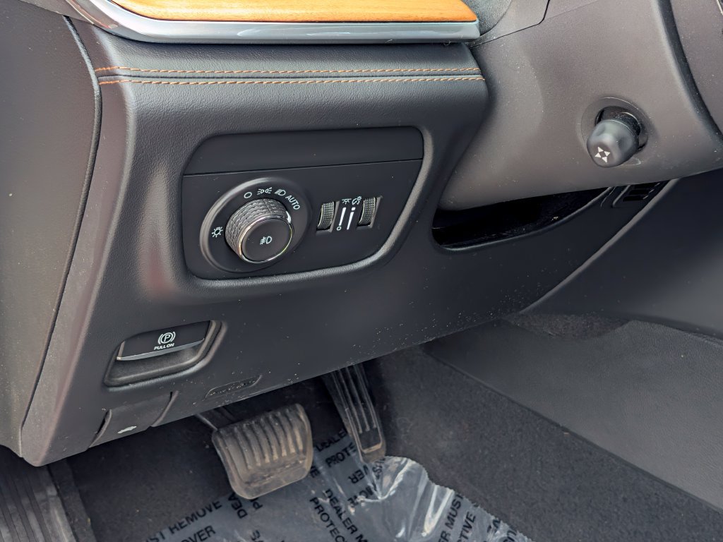Certified 2023 Jeep Grand Cherokee L Summit AWD/4WD image 14