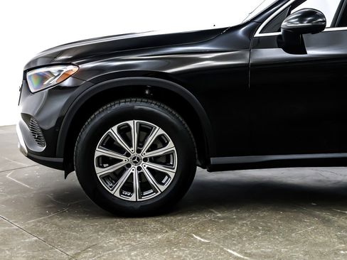 Certified 2025 Mercedes-Benz GLC 300 image 12
