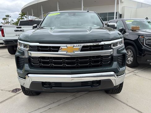 Used 2025 Chevrolet Silverado 1500 LT w/ Z71 Off-Road Package image 6