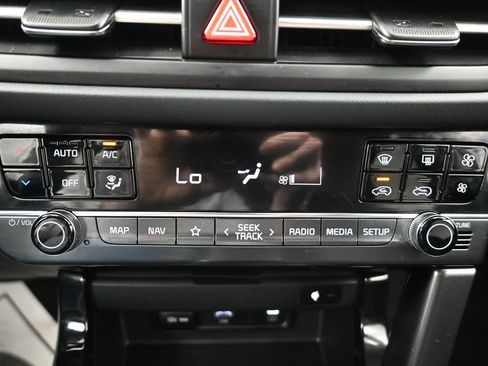 Used 2024 Kia Seltos EX AWD/4WD image 21