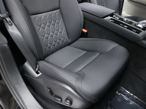 Used 2025 Volvo XC90 T8 Plus w/ Protection Package Premier AWD/4WD image 98