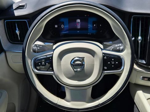 Used 2023 Volvo XC60 B5 Ultimate w/ Climate Package FWD image 15