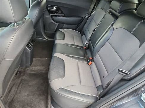 Used 2022 Kia Niro EX image 20