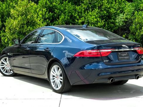Used 2016 Jaguar XF Prestige RWD image 11