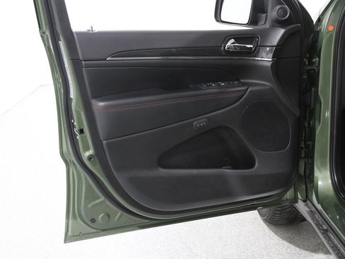 Used 2021 Jeep Grand Cherokee Trailhawk image 4