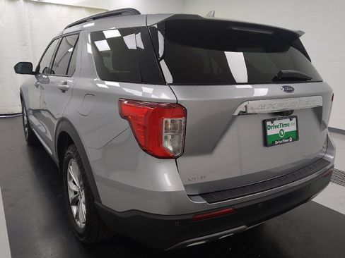 Used 2020 Ford Explorer XLT w/ Equipment Group 202A AWD/4WD image 5
