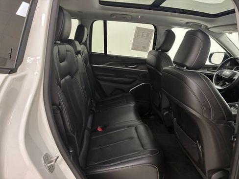 Used 2024 Jeep Grand Cherokee Limited 4xe AWD/4WD image 16