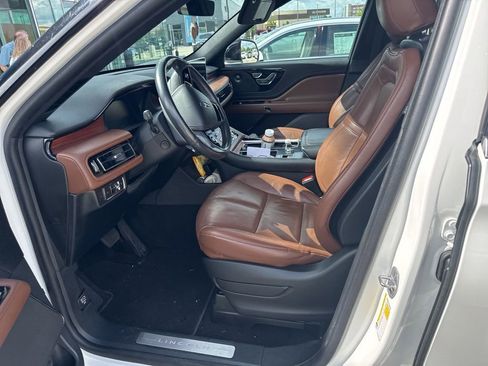 Used 2022 Lincoln Aviator Reserve w/ Equipment Group 201A AWD/4WD image 10