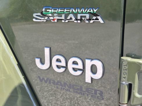 Used 2021 Jeep Wrangler Unlimited Sahara AWD/4WD image 27