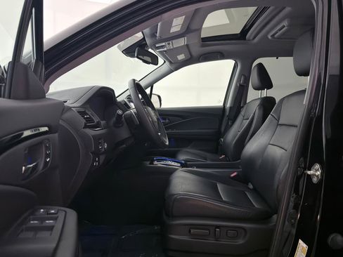 Used 2018 Honda Pilot Touring image 18