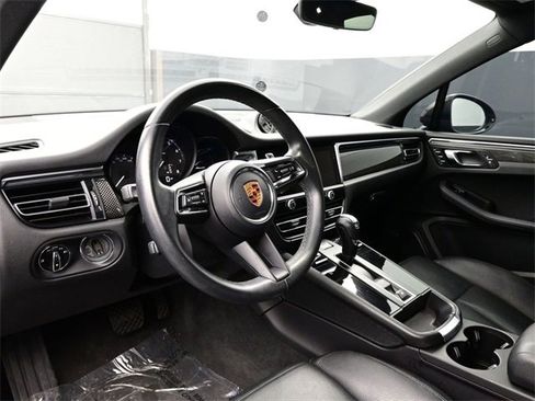 Used 2022 Porsche Macan image 4