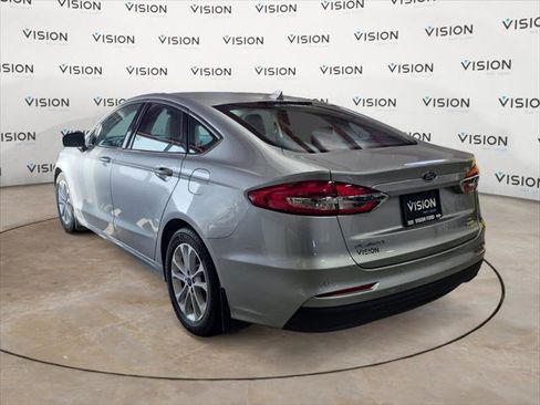Used 2020 Ford Fusion SE image 2