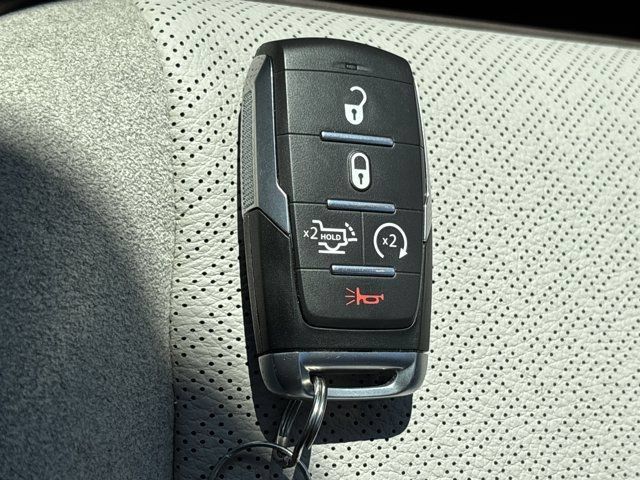 Used 2025 RAM 3500 Laramie AWD/4WD image 39