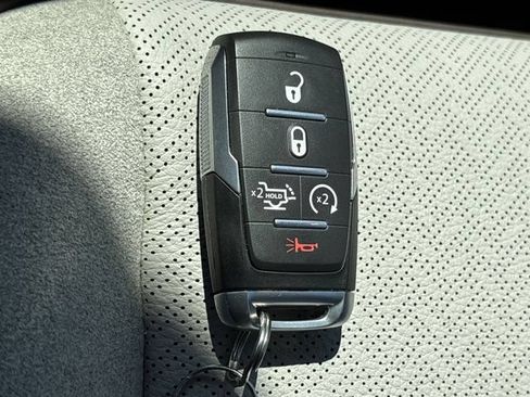 Used 2025 RAM 3500 Laramie AWD/4WD image 39