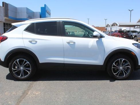 Used 2022 Buick Encore GX Select AWD/4WD image 2