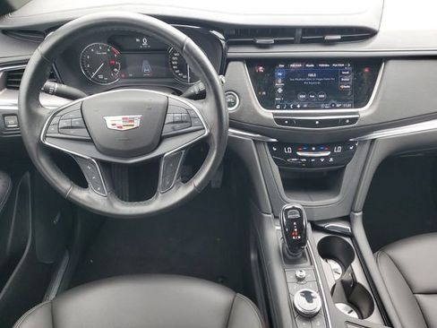 Certified 2021 Cadillac XT5 Luxury FWD image 12