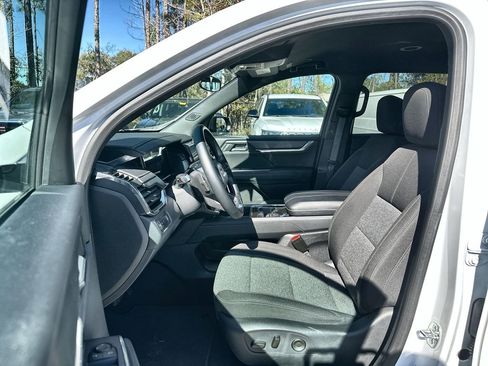 Used 2025 GMC Acadia Elevation image 19