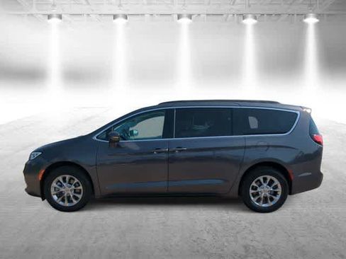 Used 2022 Chrysler Pacifica Touring-L AWD/4WD image 5