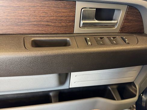 Used 2014 Ford F150 Lariat w/ Lariat Chrome Package image 11