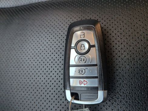 Certified 2022 Ford Escape SEL image 35