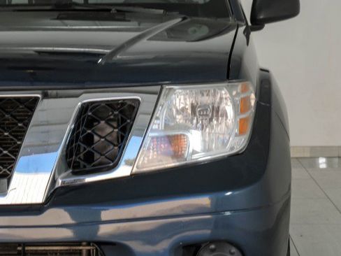 Used 2016 Nissan Frontier SV image 42