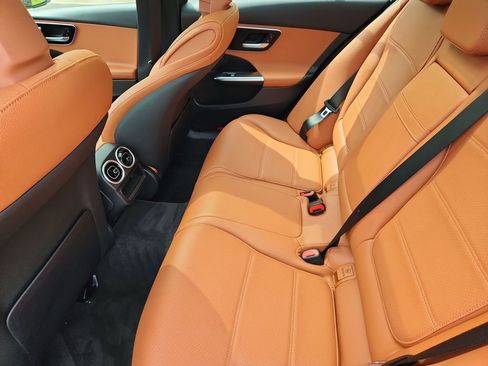 Used 2023 Mercedes-Benz C 300 4MATIC Sedan image 5