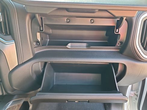 Certified 2022 GMC Sierra 3500 Denali w/ Denali Ultimate Package AWD/4WD image 32