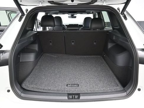 New 2026 Volkswagen Tiguan SE R-Line AWD/4WD image 12