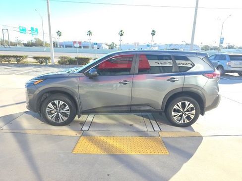 Used 2023 Nissan Rogue SV image 7
