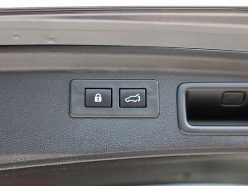 Used 2020 Subaru Forester Limited image 13